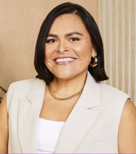 Image: headshot photo of Adriana Rodriquez