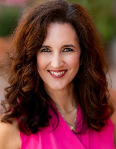 Image: Dr. Alexandra Solomon headshot.